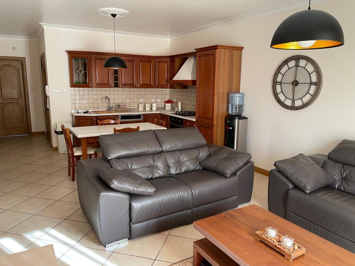 Beautiful Central Apartment With Pool Σεντ Πόλς Μπέι Εξωτερικό φωτογραφία